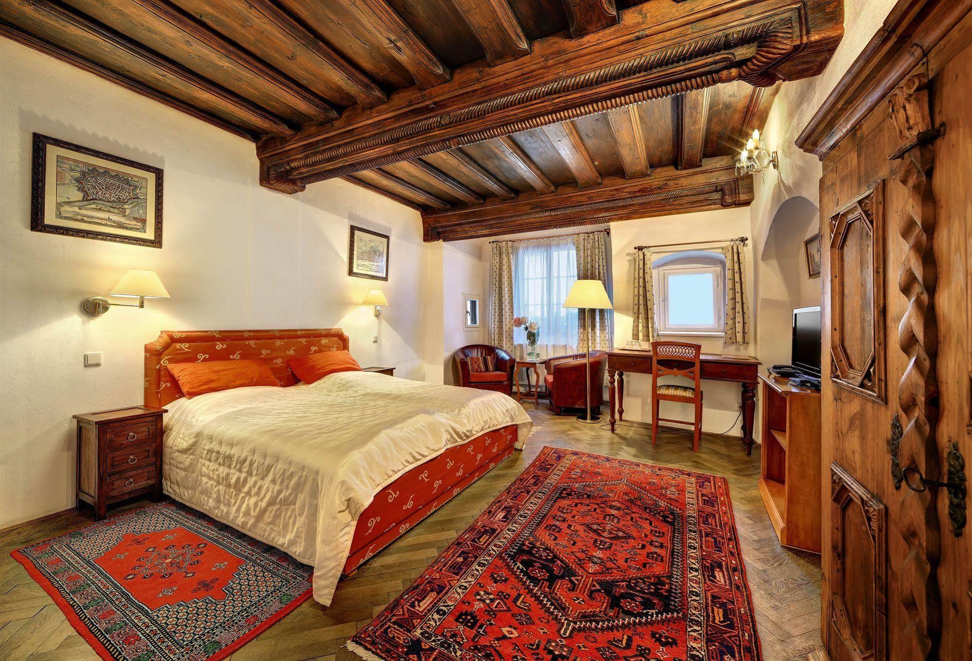 Hotel Konvice 3*